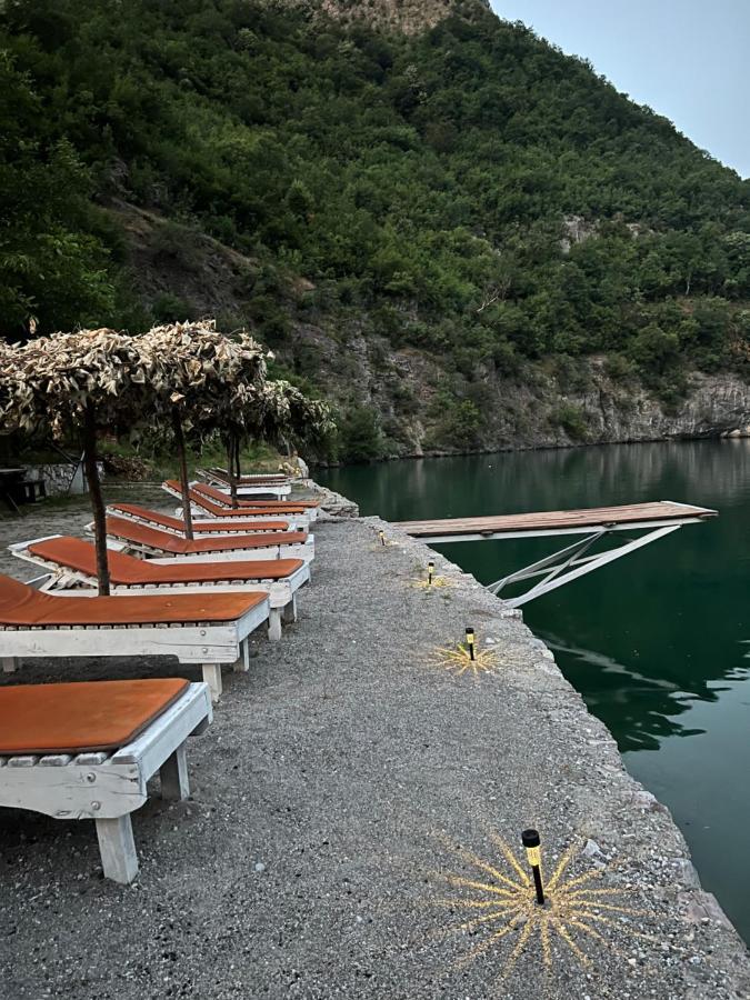 Hotel Neomalsore Agrotourism, Komani Lake Extérieur photo