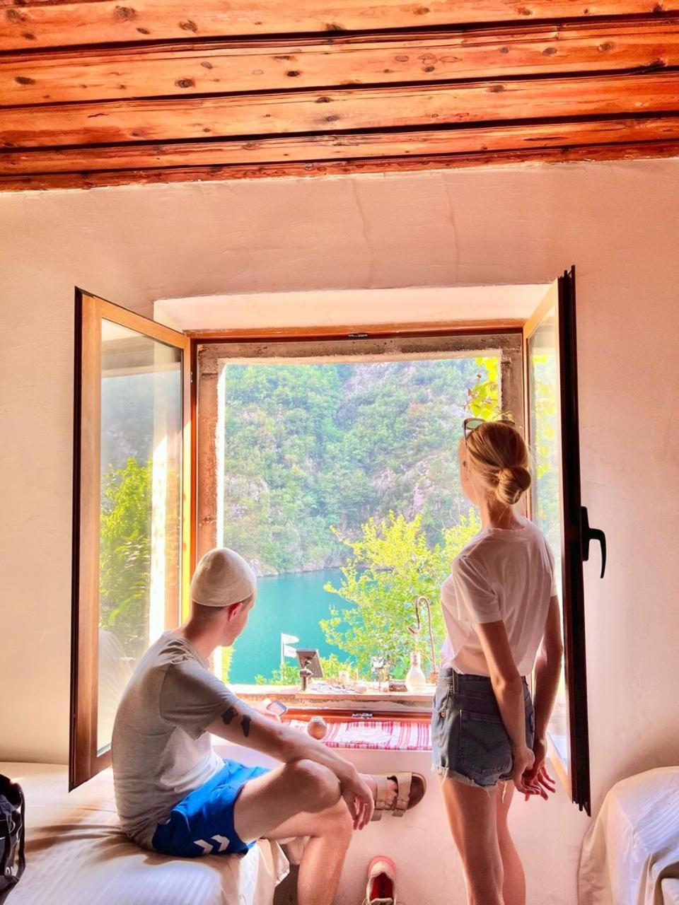 Hotel Neomalsore Agrotourism, Komani Lake Extérieur photo